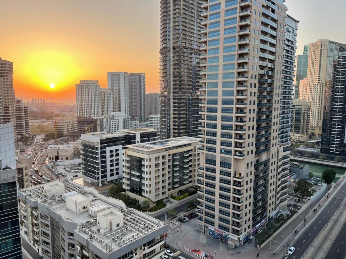 Private Gorgeous Room With Marina View With Shared Kitchen In Shared Apartment Dubai Eksteriør bilde